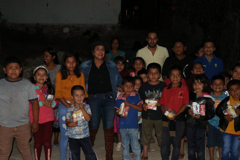 Recorrido por comunidades festejando el Día de Reyes