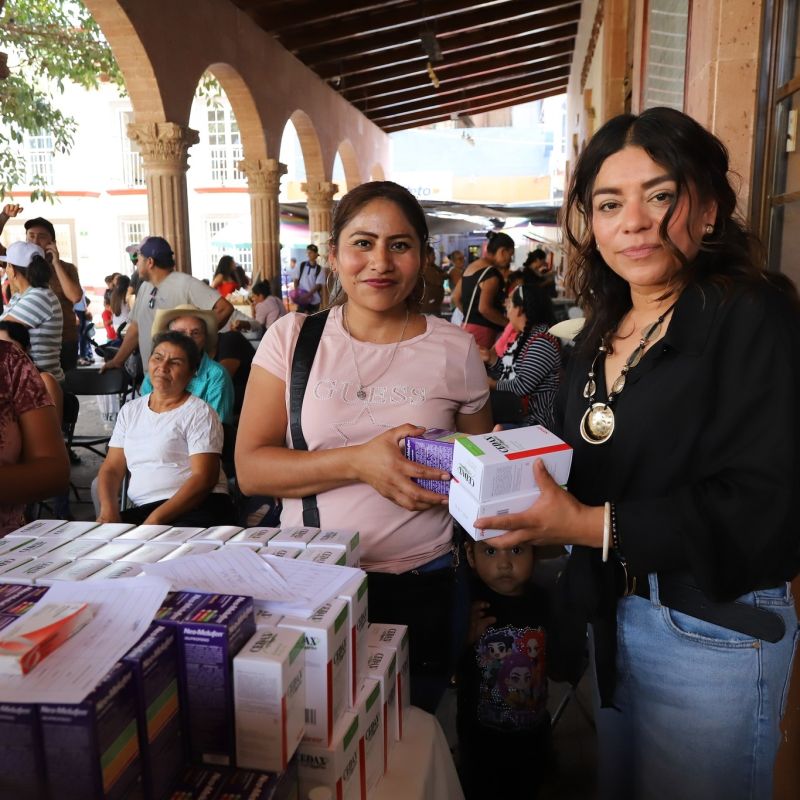 Entregan medicamentos gratuitos en Luvianos