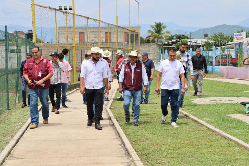 Autoridades Municipales y Estatales realizan recorrido por donde se rehabilitará la Unidad Deportiva